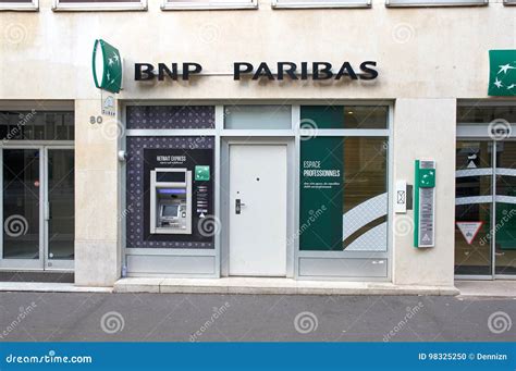 Bank BNP Paribas .